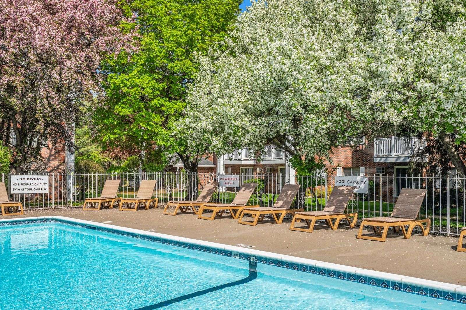 Gallery Carriage Oaks Apartments